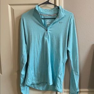 Nike women’s pullover quarter zip size M